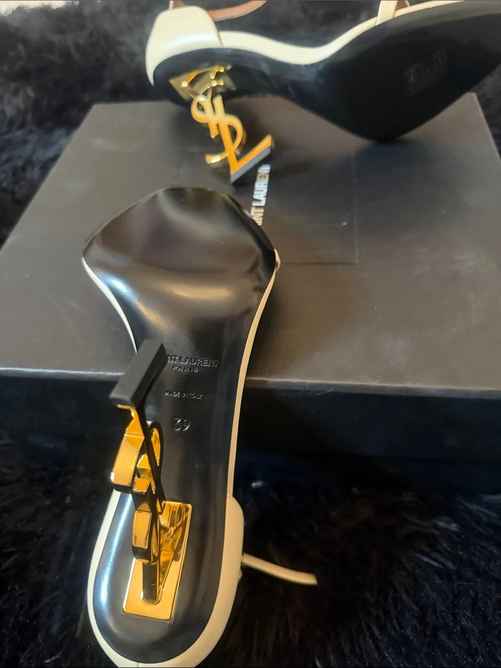 Saint Laurent  Logo Shoes - Picture 5 of 6